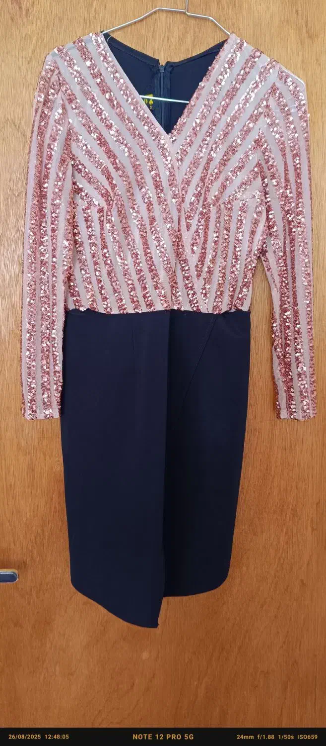 لباس مجلسی|لباس|درگزین, |دیوار