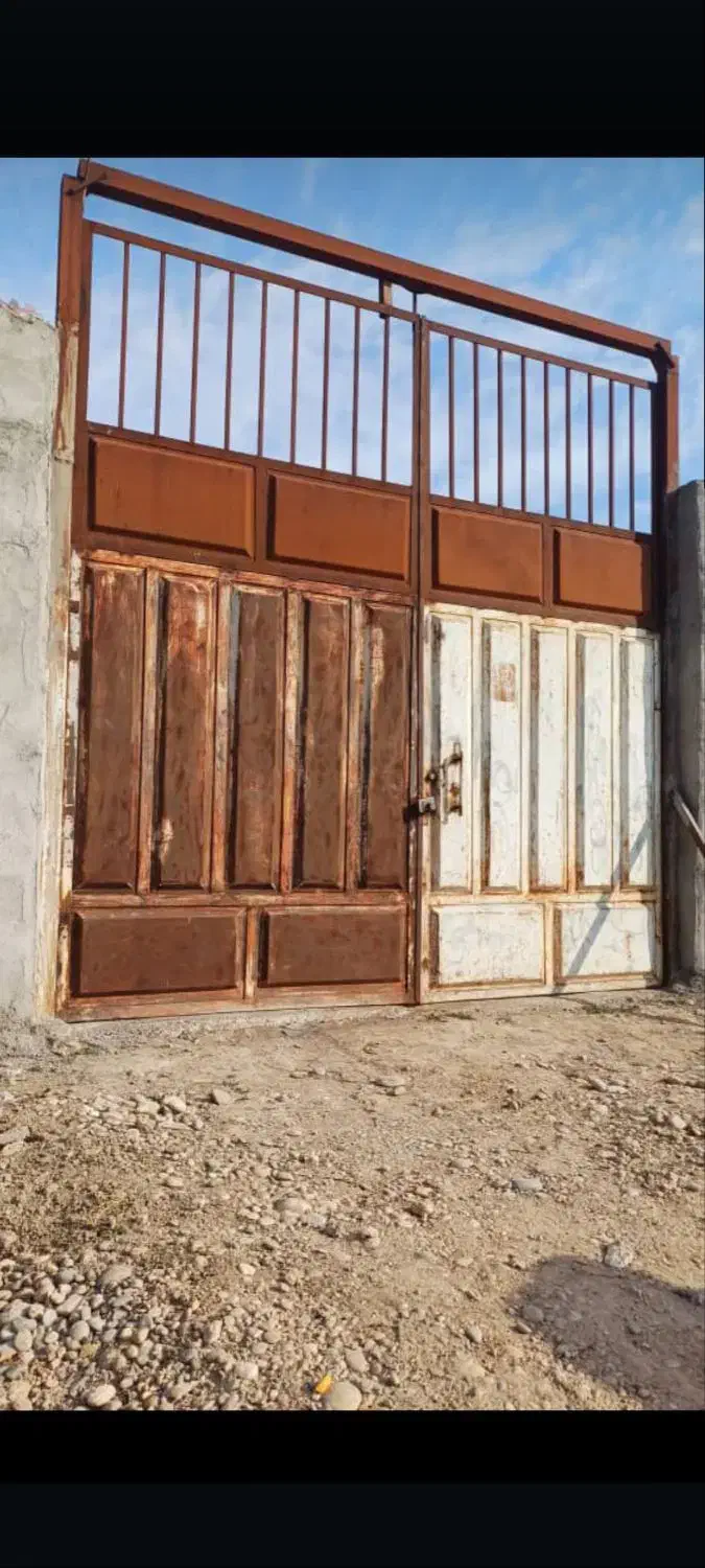 رنگ آمیزی درب پنجره|خدمات پیشه و مهارت|شوشتر, |دیوار