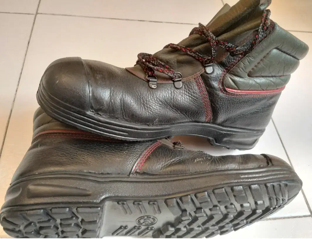 نیم بوت ایمنی، فشن،کوهنوردی اورجینال|کیف، کفش، کمربند|تهران, ونک|دیوار