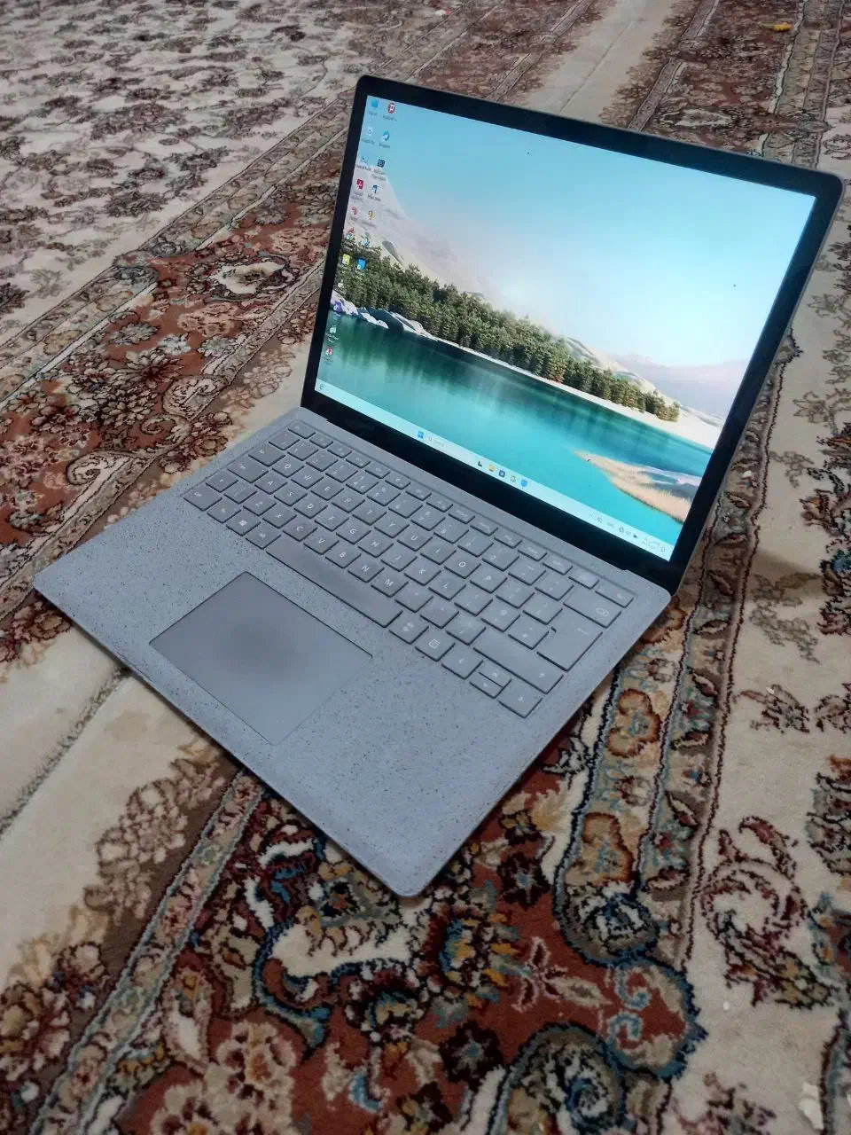 سرفیس لپ‌تاپ ۲|رایانه همراه|هشتگرد, هشتگرد قدیم|دیوار