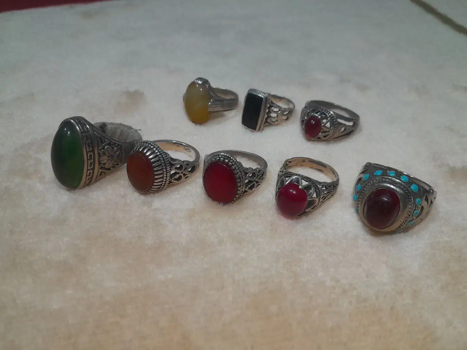 ۹ انگشتر نقره|کلکسیون اشیاء عتیقه|چهارباغ, |دیوار