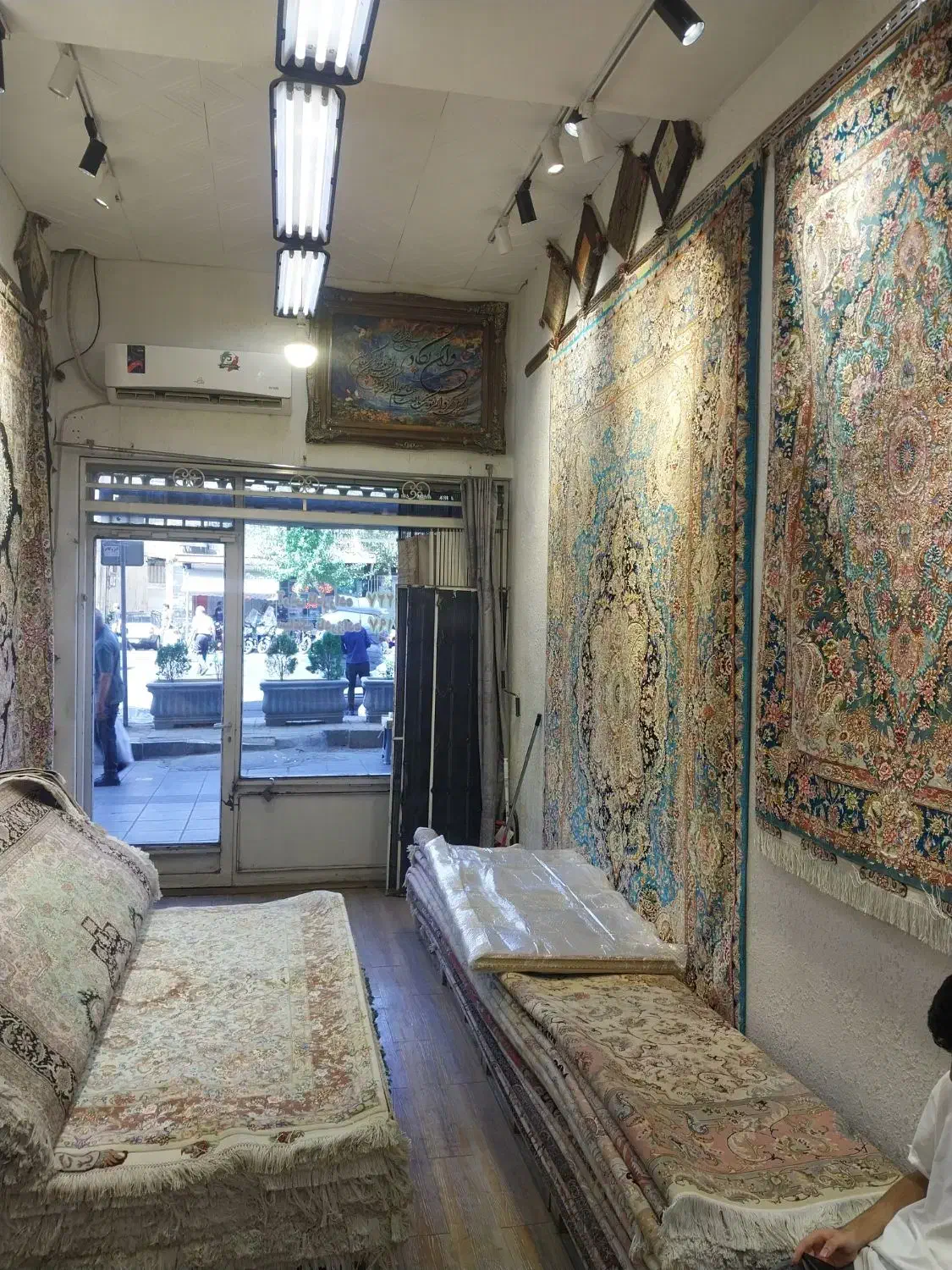 خرید و فروش فرشهای دست بافت و ماشینی|فرش|تهران, اختیاریه|دیوار