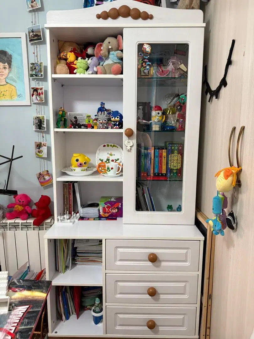 سرویس کمد ۳ درب و تخت . عسلی ویترین همراه کتابخانه|تخت و سرویس خواب|ری, اقدسیه|دیوار