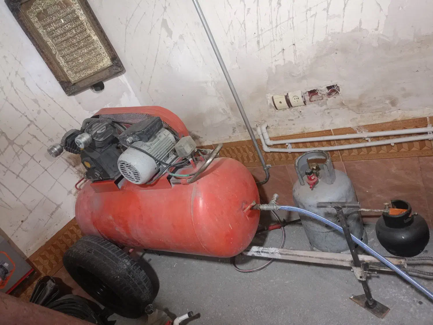 بالابر پمپ باد باسکول کاشی بر فارسی بر|ابزارآلات|باخزر, |دیوار