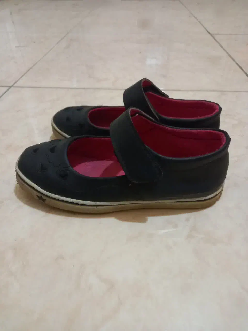 کفش دخترانه شیک و در حد نو سایز ۳۵|کفش و لباس بچه|شاهینشهر, طالقانی|دیوار