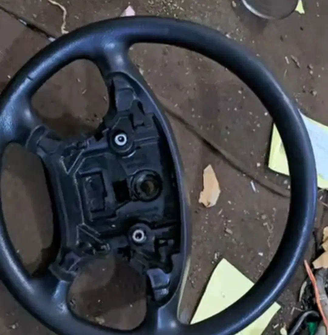 درعقب شاگرد سفید بی رنگ داشبورد و لوازم زانتیا|قطعات یدکی و لوازم جانبی|تبریز, |دیوار