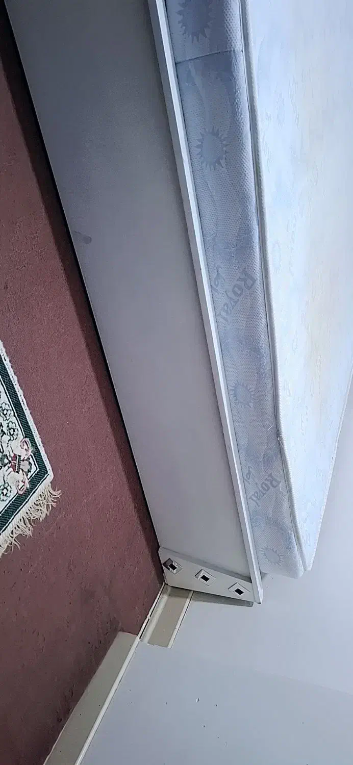 تختخواب دونفره بسیار تمیز و نو|تخت و سرویس خواب|پاکدشت, پاکدشت (مامازند)|دیوار