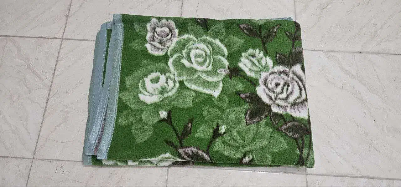 پتوی دونفره سبز تابان یزد|رختخواب، بالش، پتو|یزد, |دیوار