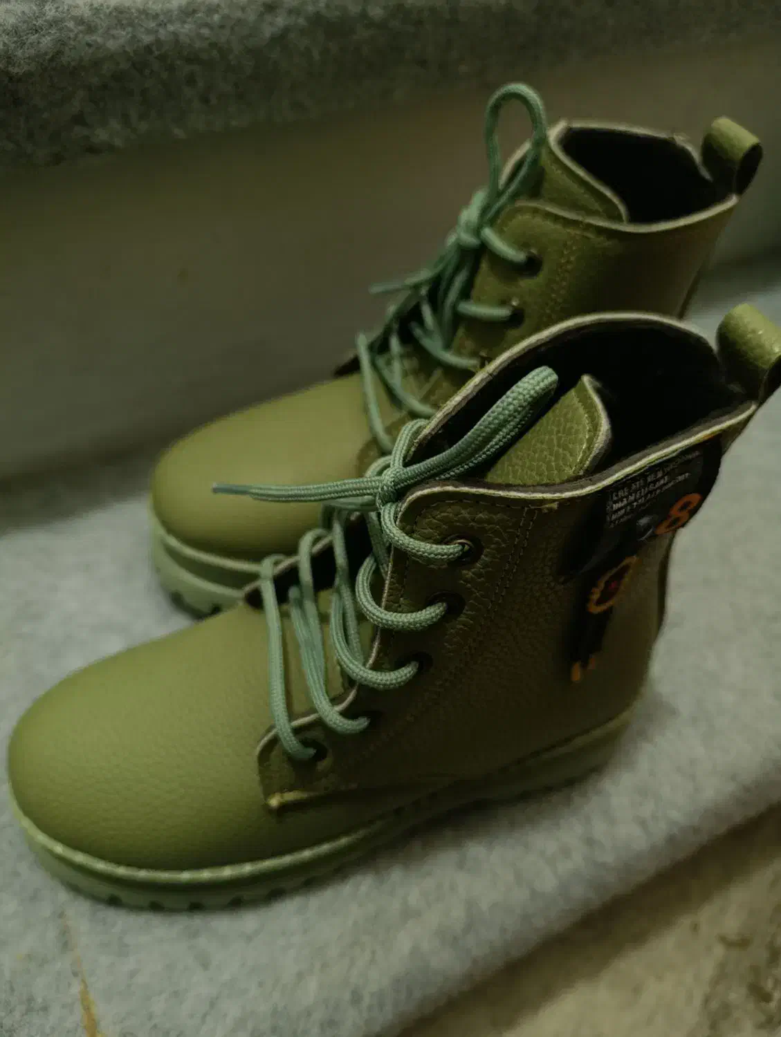 نیم بوت|کیف، کفش، کمربند|شیراز, تندگویان|دیوار