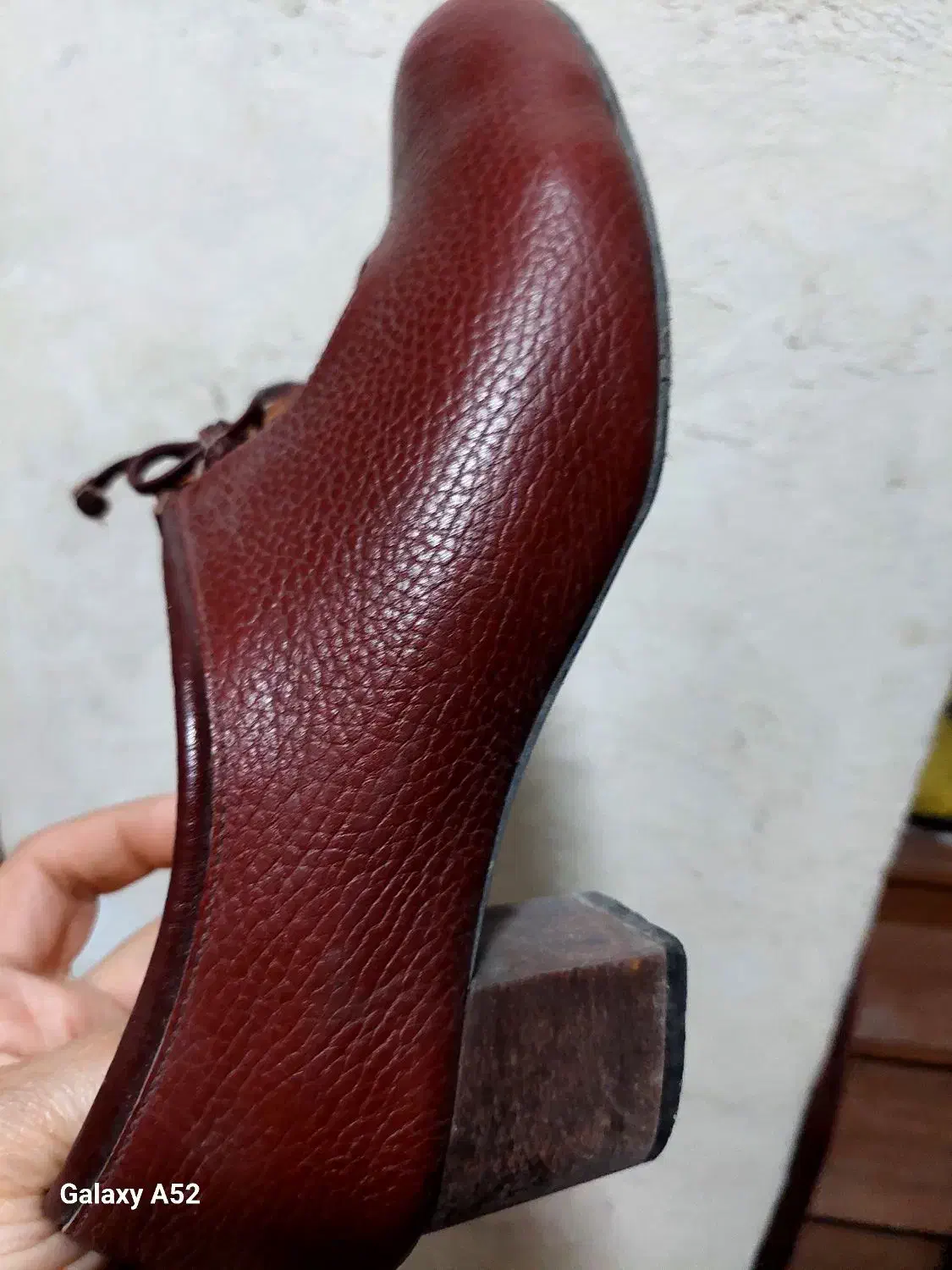 دو جفت کفش چرم اصل به رنگ طوسی و زرشکی زیبا|کیف، کفش، کمربند|رشت, ساغری سازان|دیوار