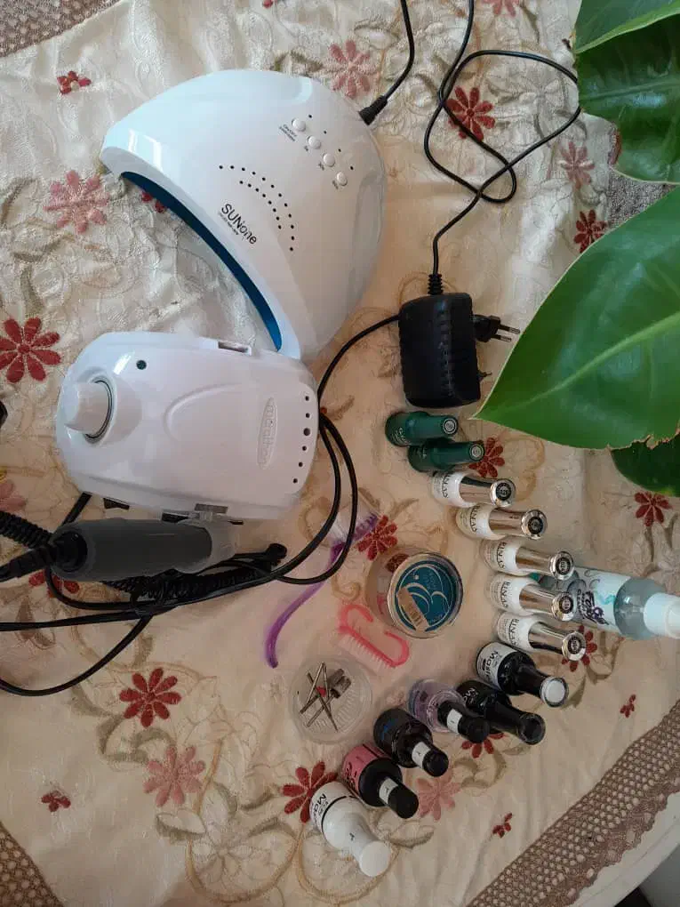 وسایل کاشت ناخن|آرایشی، بهداشتی، درمانی|بندر انزلی, باغ زمانی|دیوار