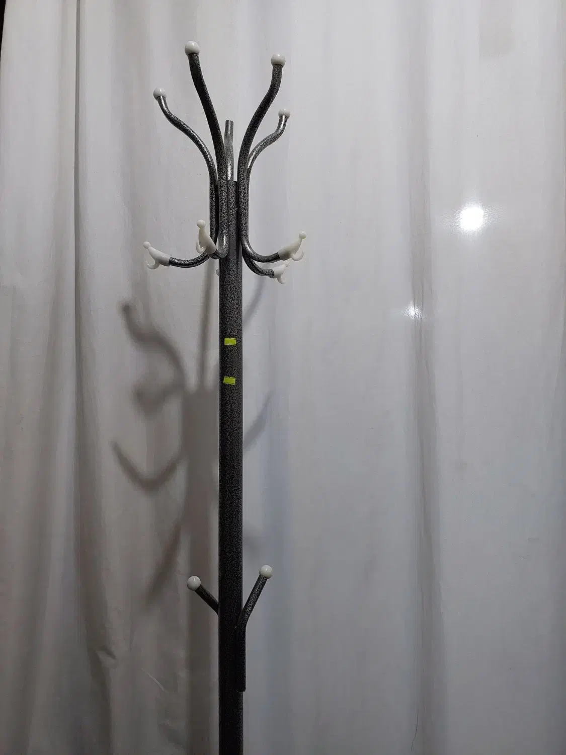 چوب لباسی|بندرخت و رخت‌آویز|شیراز, بریجستون|دیوار