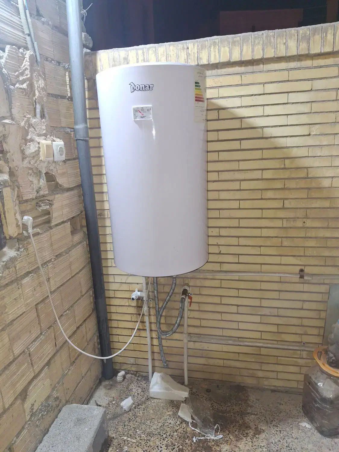 نصب انواع آبگرمکن وتلویزیون و شیر آلات|خدمات پیشه و مهارت|بندرعباس, |دیوار