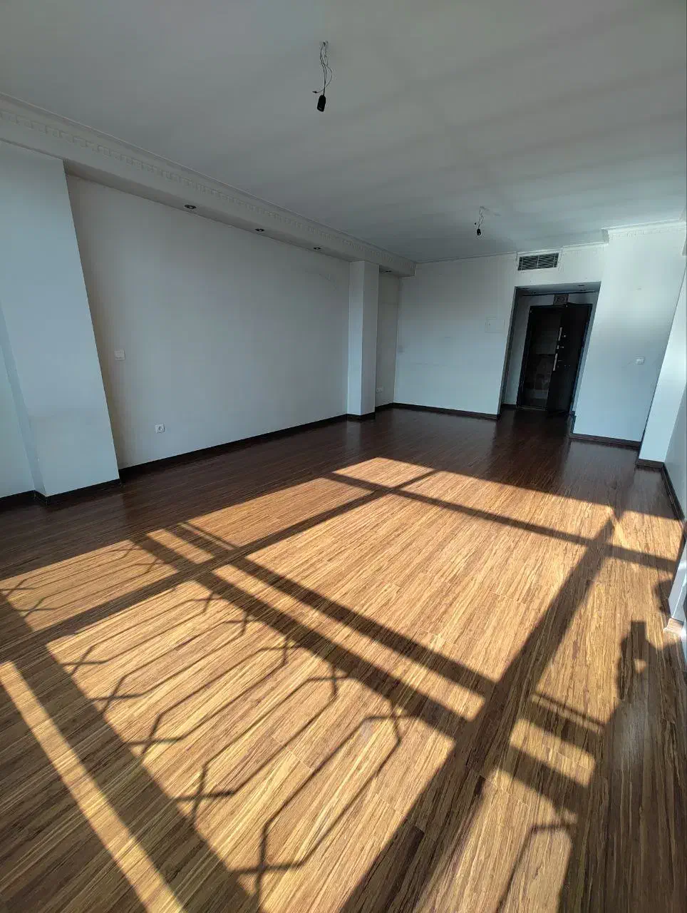 ۹۰متر/۲خواب/۱۰ساله شیک فول امکانات/تاپ لوکیشن