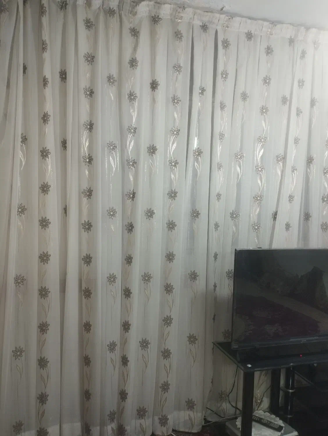 پرده حریر|پرده، رانر، رومیزی|سبزوار, قلعه‌نو دهزار|دیوار