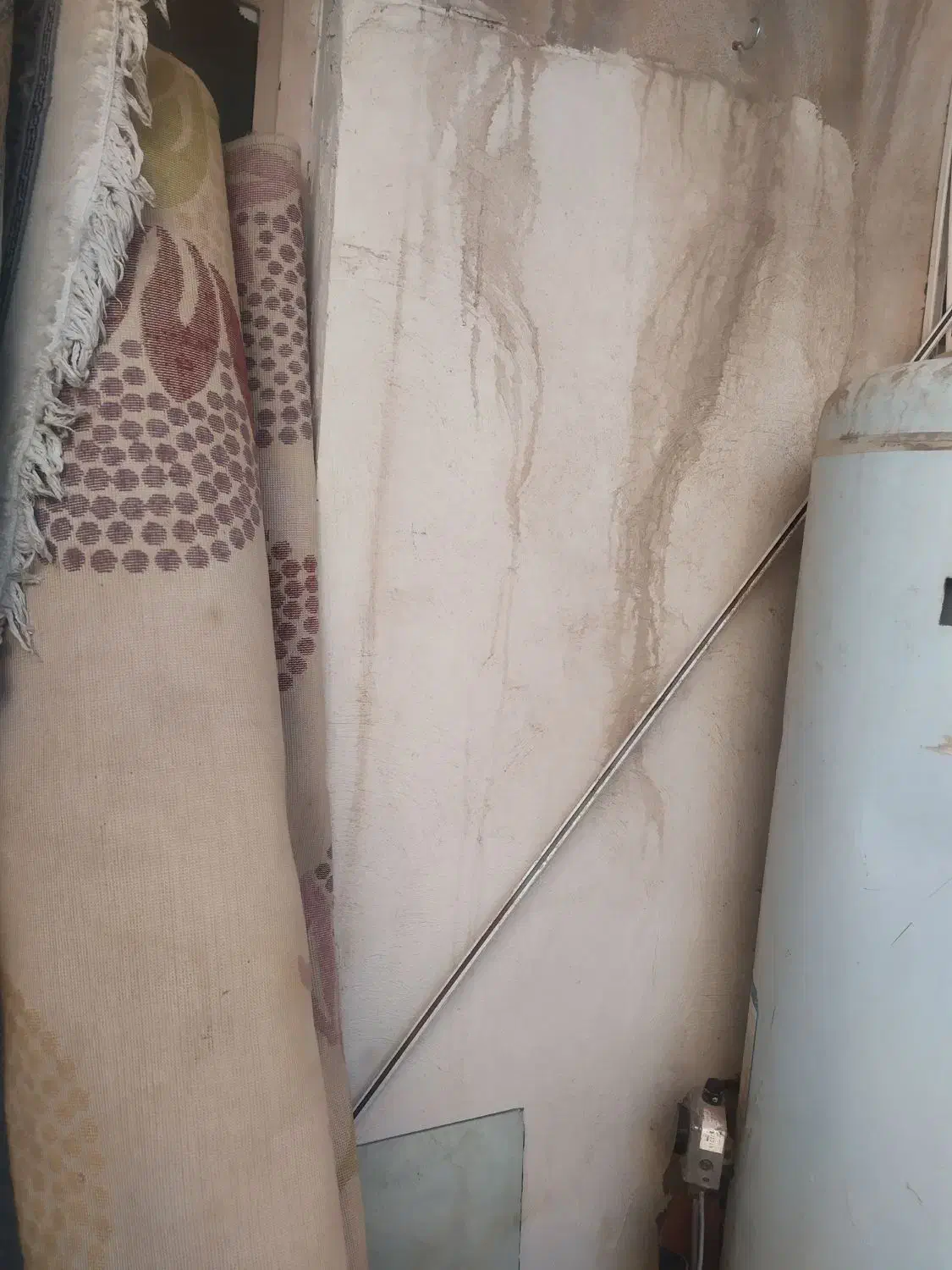 فرش شش متری تک هست دوتا گلیم طبق عکس سهتادوملیون|فرش|قم, چهل اختران|دیوار