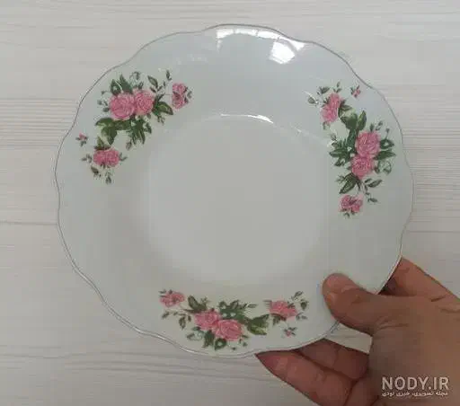 گل سرخ|ظروف پخت‌وپز|شیروان (خراسان), |دیوار