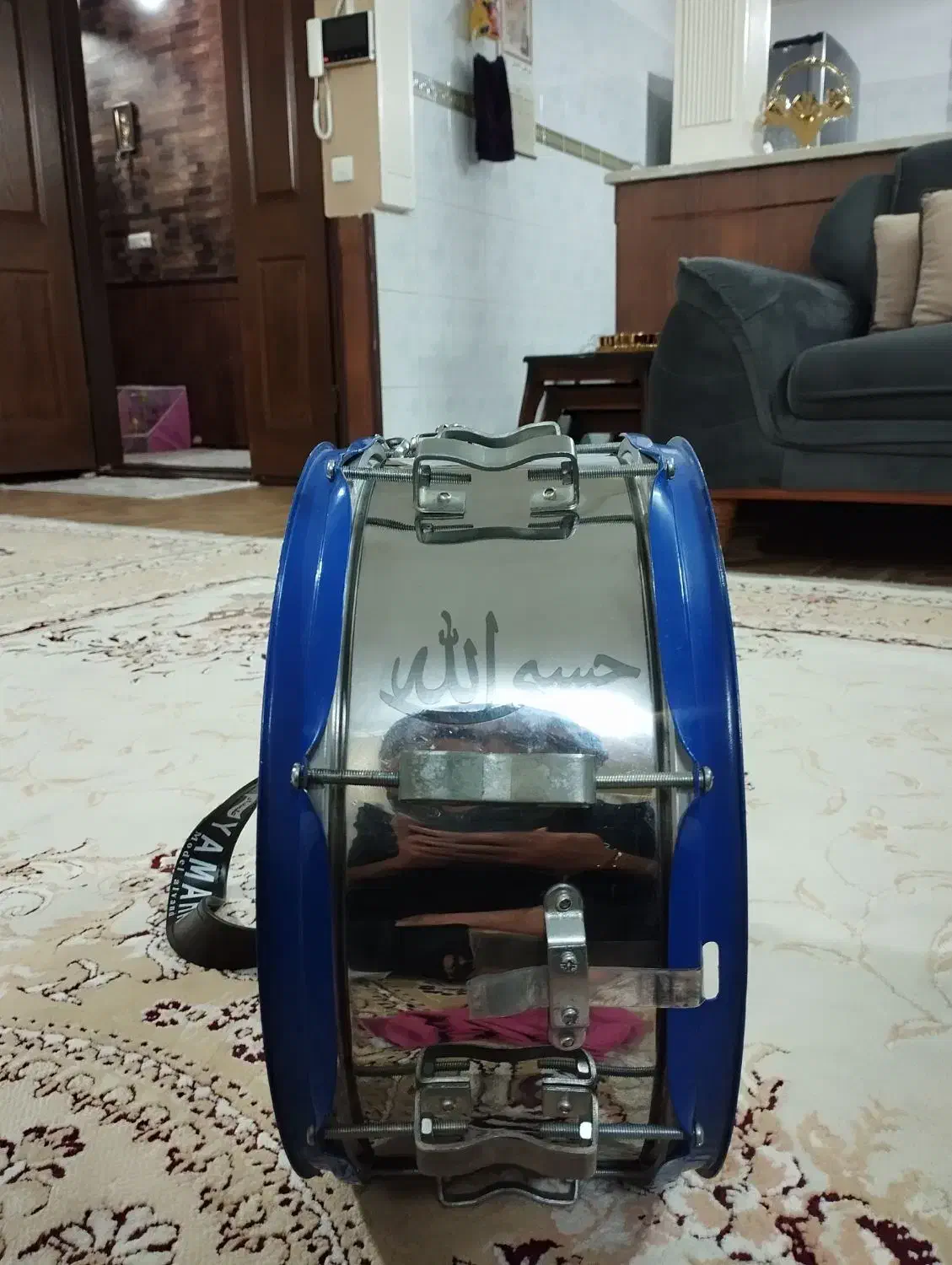 طبل ریز|درام و پرکاشن|ملک‌آباد, |دیوار