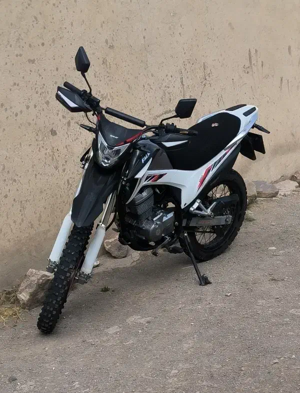 فلات ۲۰۰|موتورسیکلت|قزوین, |دیوار