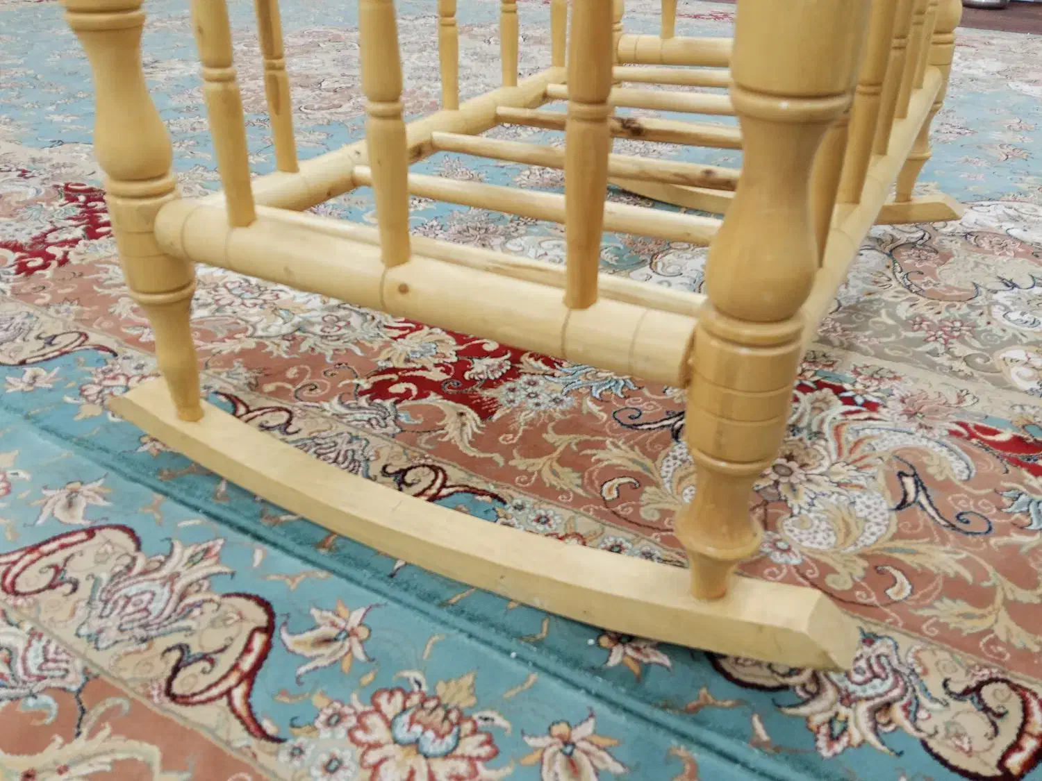 گهواره|تخت و صندلی بچه|آشتیان, |دیوار