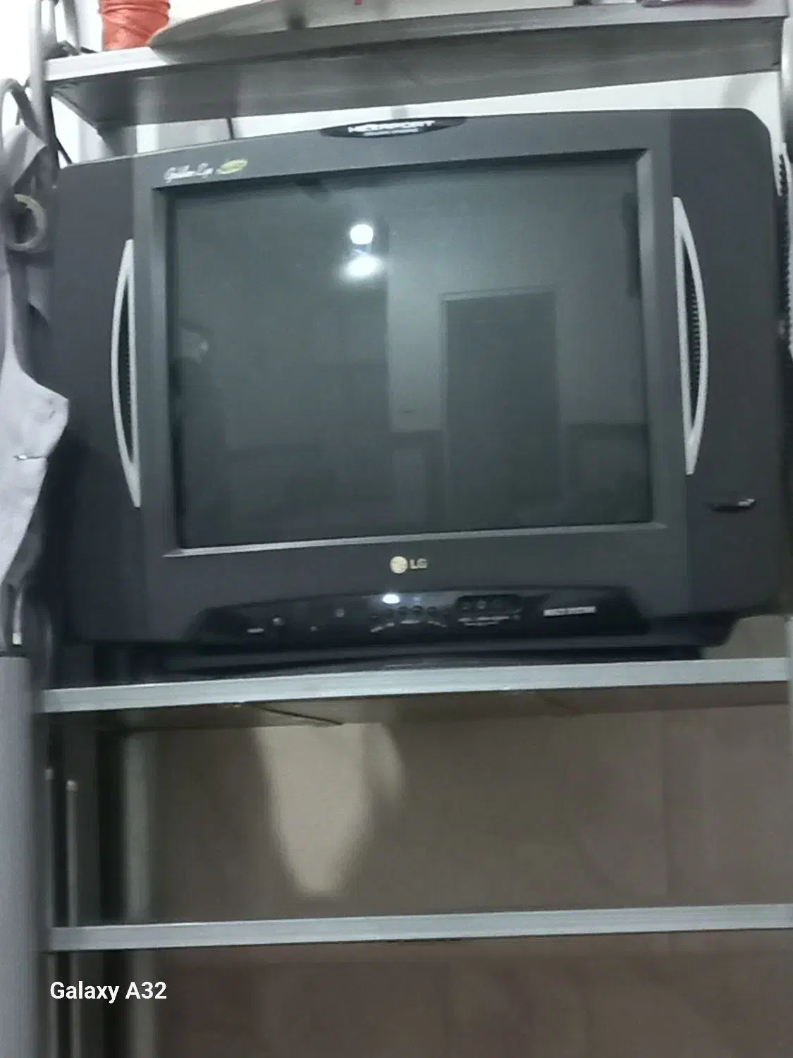 تلویزیون۲۱اینچ|تلویزیون و پروژکتور|علی‌آباد کتول, |دیوار