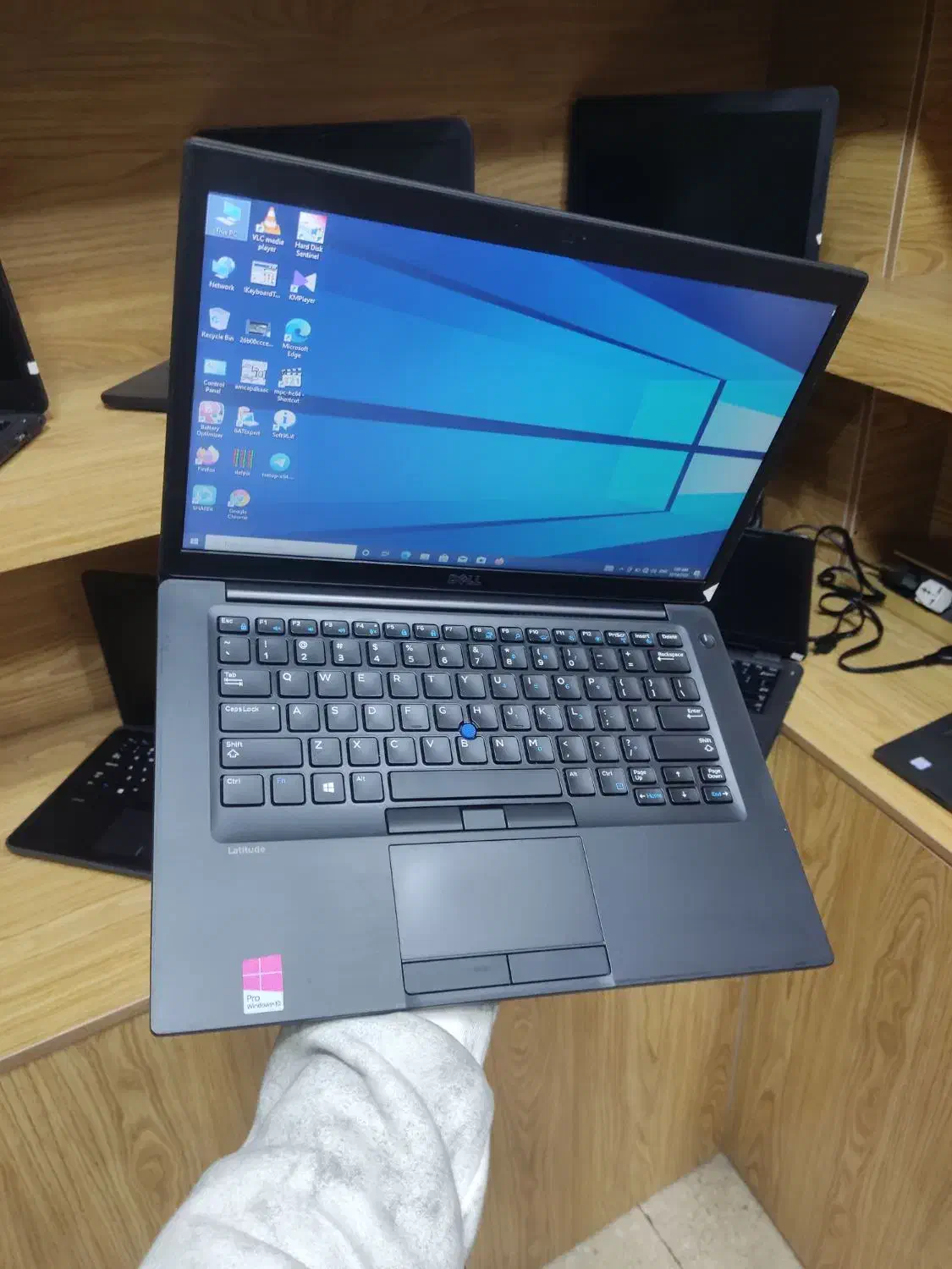 لپتاپDell e7480 i7نسل رم۸/هارد256ssd/سوپراسلیم|رایانه همراه|ری, علایین|دیوار