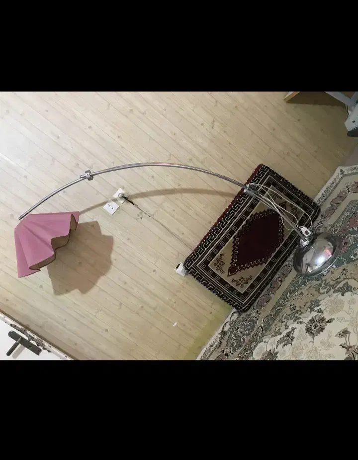 مقداری لوازم خانه|فرش|قم, شاه احمد قاسم|دیوار