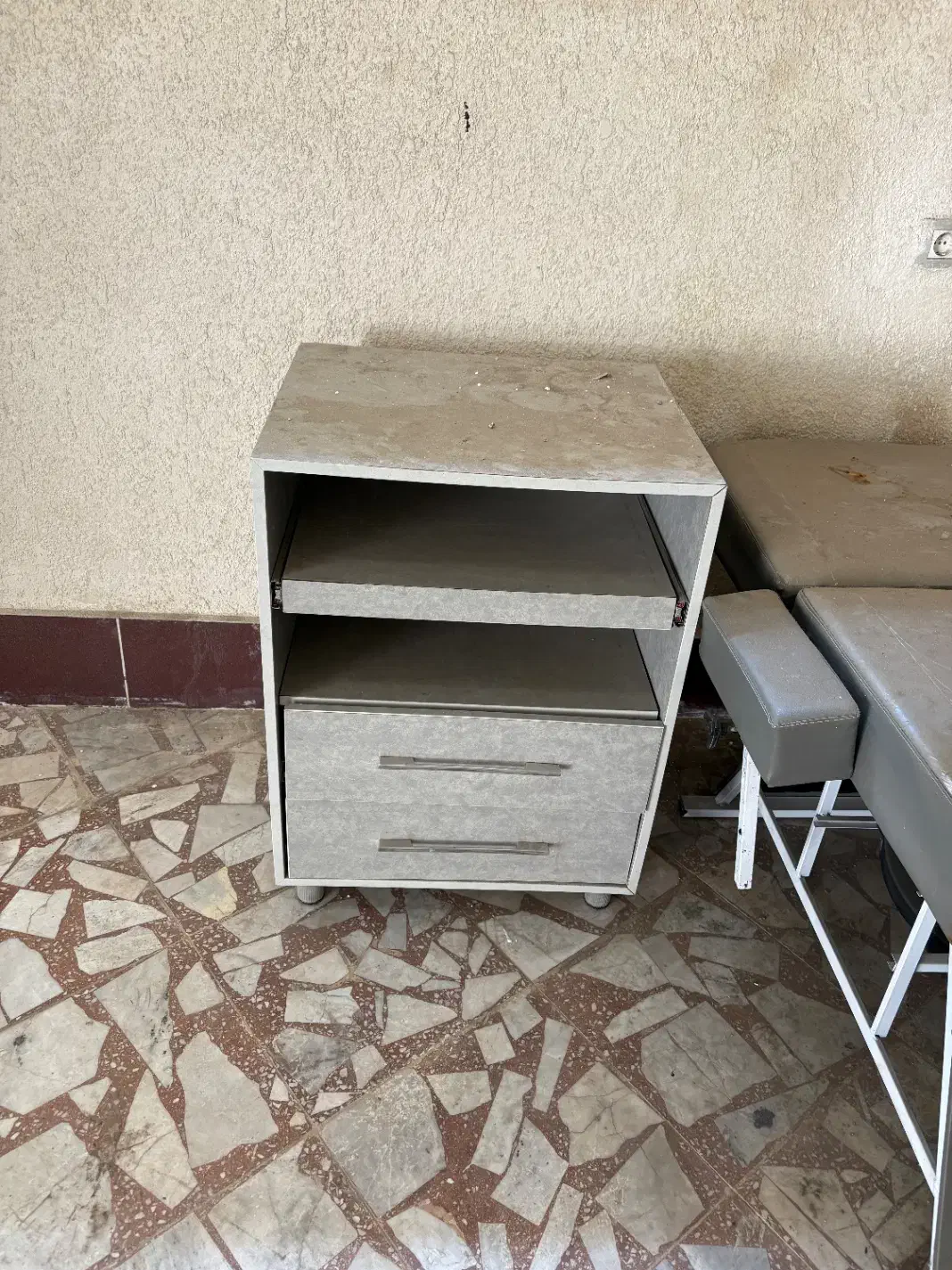 تخت ماساژ، تتو، مژه، فیشیال|آرایشگاه و سالنهای زیبایی|لاهیجان, کوی استادان|دیوار