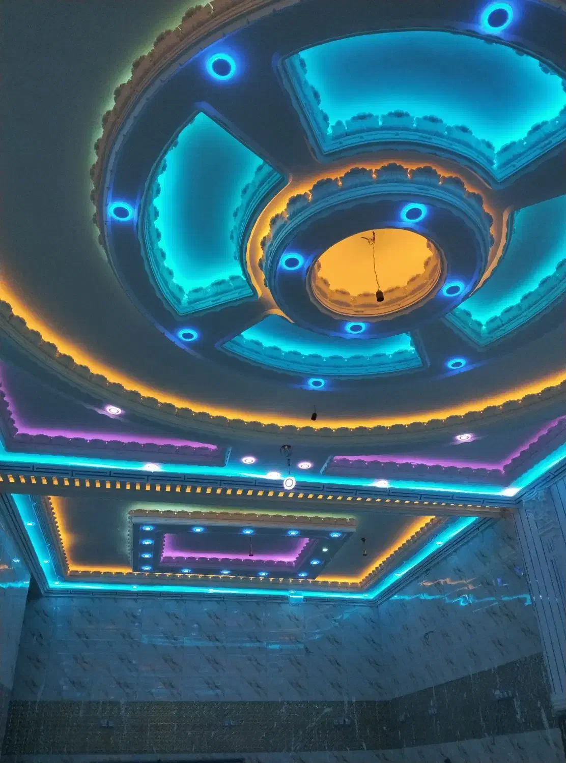 برق کشی ساختمان و نصب دوربین مداربسته|خدمات پیشه و مهارت|خاش, |دیوار