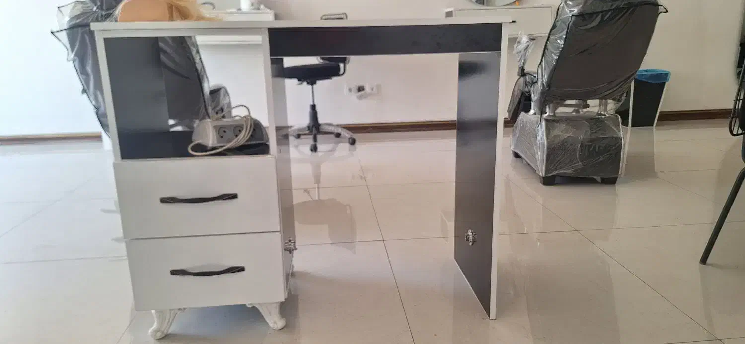 وسایل سالن زیبایی|آرایشگاه و سالنهای زیبایی|بهارستان, |دیوار