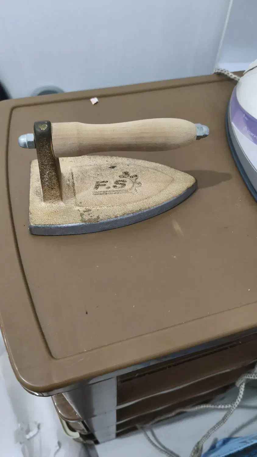 اتو بخار و اتوی سرد|اتو و لوازم اتو|رشت, پیرکلاچای|دیوار