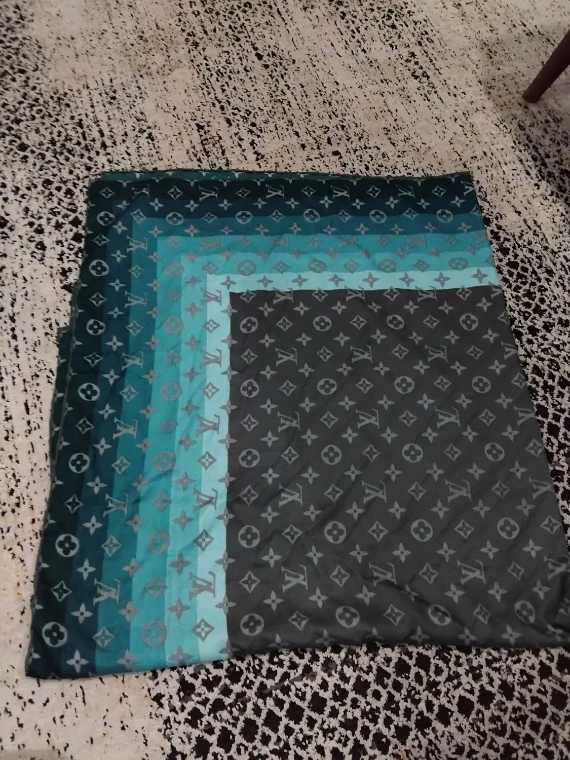 کیف و روسری|کیف، کفش، کمربند|پرند, فاز ۶|دیوار