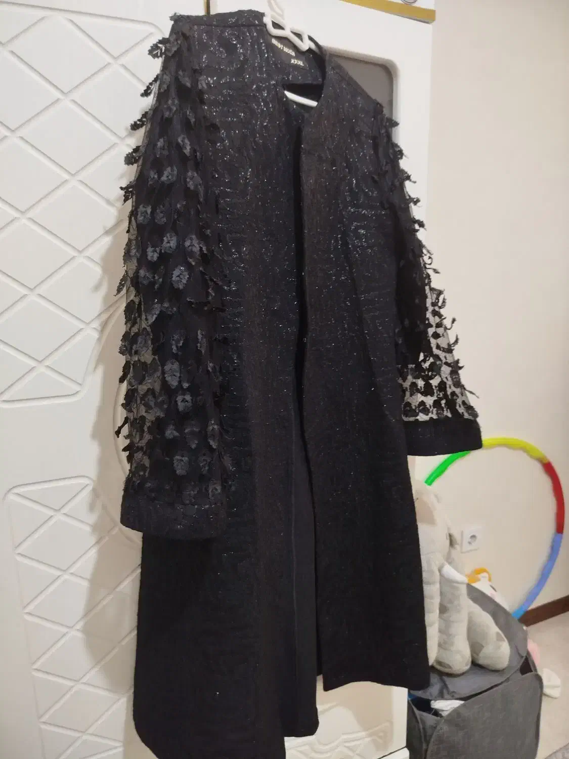 مانتو تمیز سالم|لباس|بومهن, |دیوار