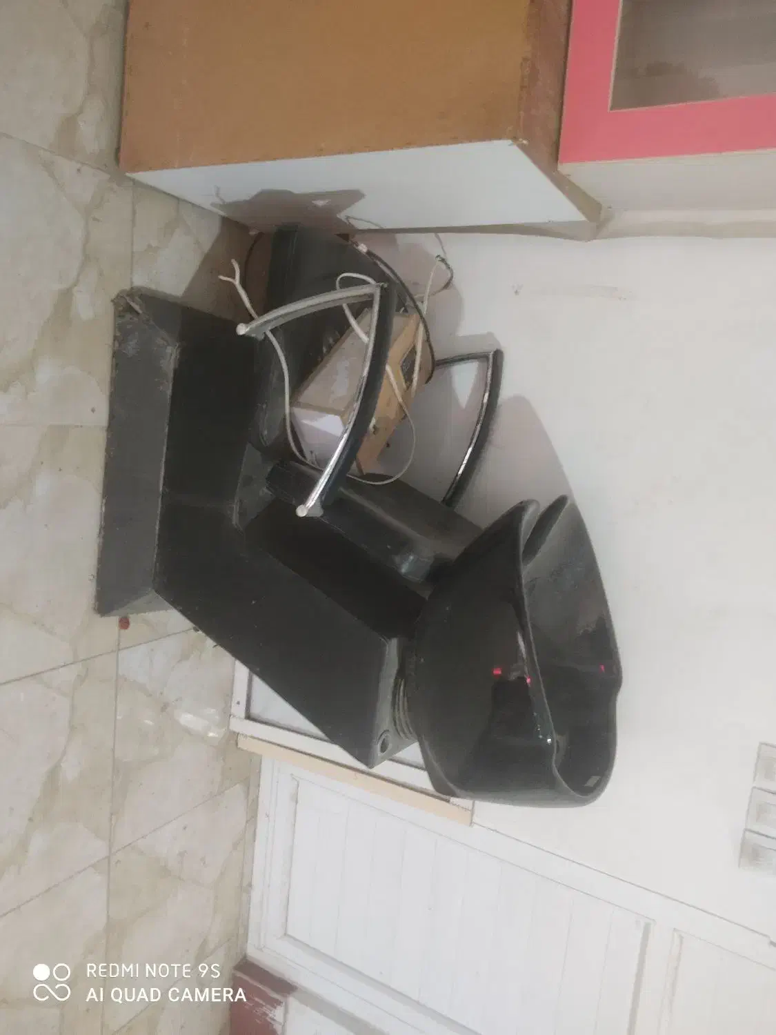 تخت واینه صندلی اصلاح سرشور|آرایشگاه و سالنهای زیبایی|اردبیل, |دیوار