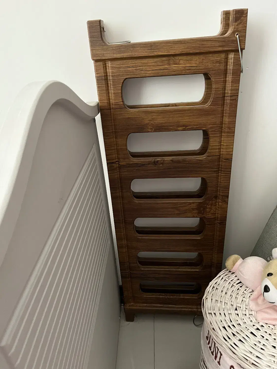 تخت نوزادی|تخت و سرویس خواب|زرندیه, |دیوار