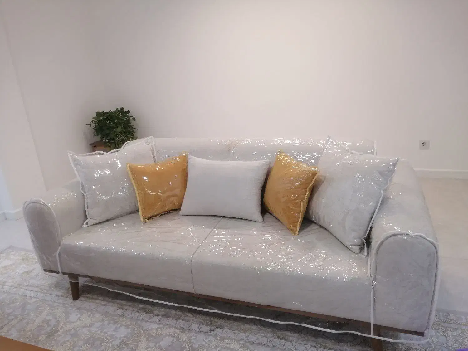 کاور دوزی مانتین|مبلمان خانگی و میز عسلی|جم, |دیوار