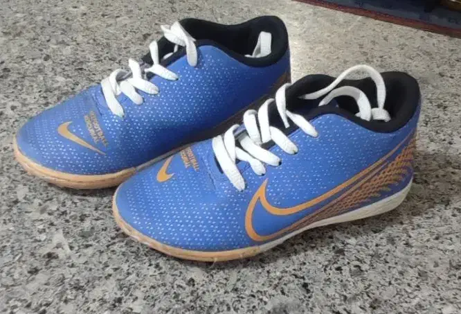 کفش ورزشی|کفش و لباس بچه|بندرعباس, |دیوار