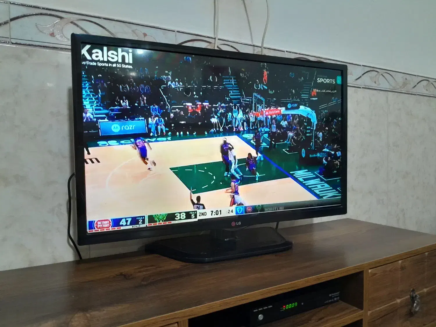 تلوزیون 32 اینچ فول اچ دی|تلویزیون و پروژکتور|سنقر, |دیوار