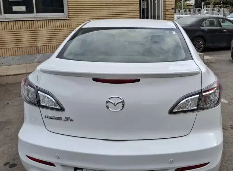 مزدا ۳ سفید ۹۸ تیپ ۴ کارکرد  ۱۵ هزار|خودرو سواری و وانت|قزوین, |دیوار