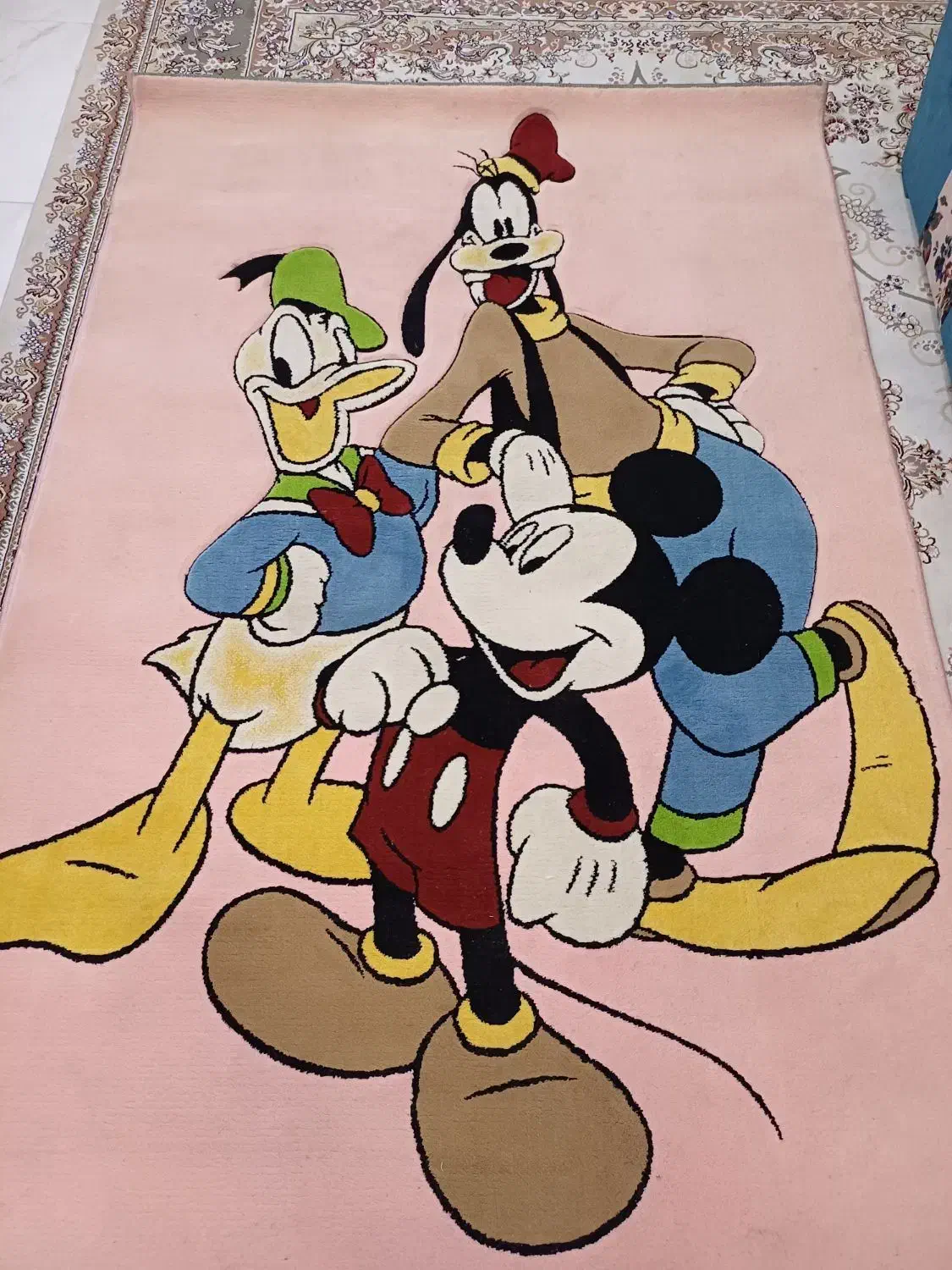 فرش (قالیچه)|فرش|رشت, باهنر|دیوار