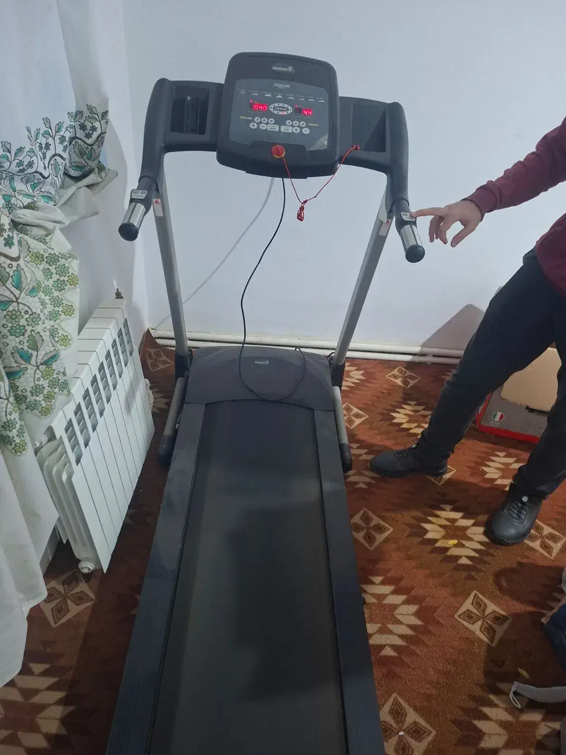 ترید میل مدل برمشی بسیار نو|تجهیزات ورزشی|رشت, نظری|دیوار