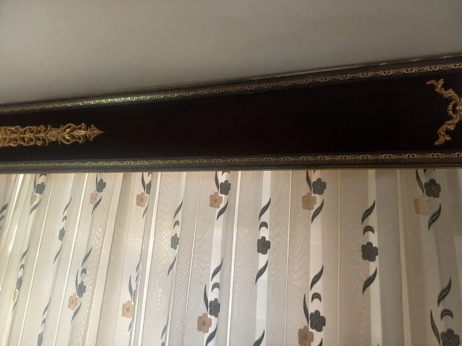 کتیبه پرده|پرده، رانر، رومیزی|فولادشهر, مسکن مهر فولادشهر|دیوار