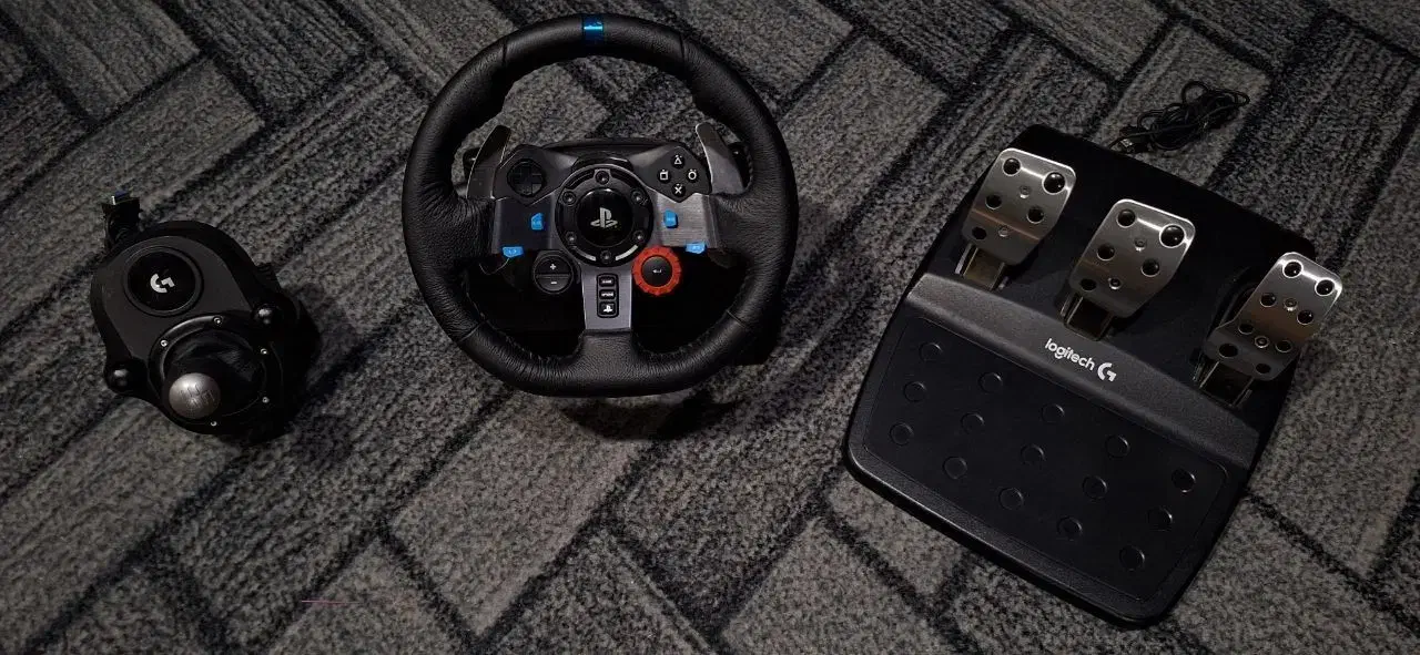 فرمان g29 Logitech همراه با دنده|کنسول، بازی ویدئویی و آنلاین|بندرعباس, |دیوار