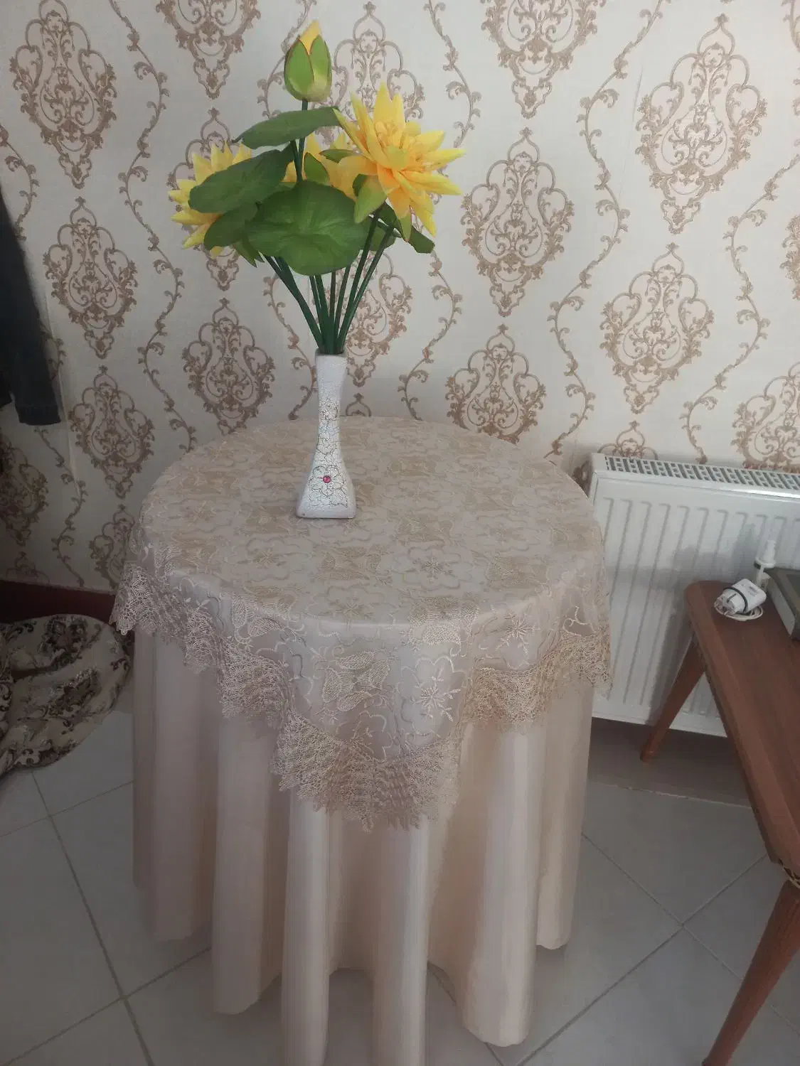 میز|میز و صندلی غذاخوری|نیشابور, امام|دیوار