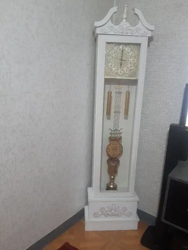 ساعت ایستاده|ساعت دیواری و تزئینی|قدس, شهر‌قدس|دیوار