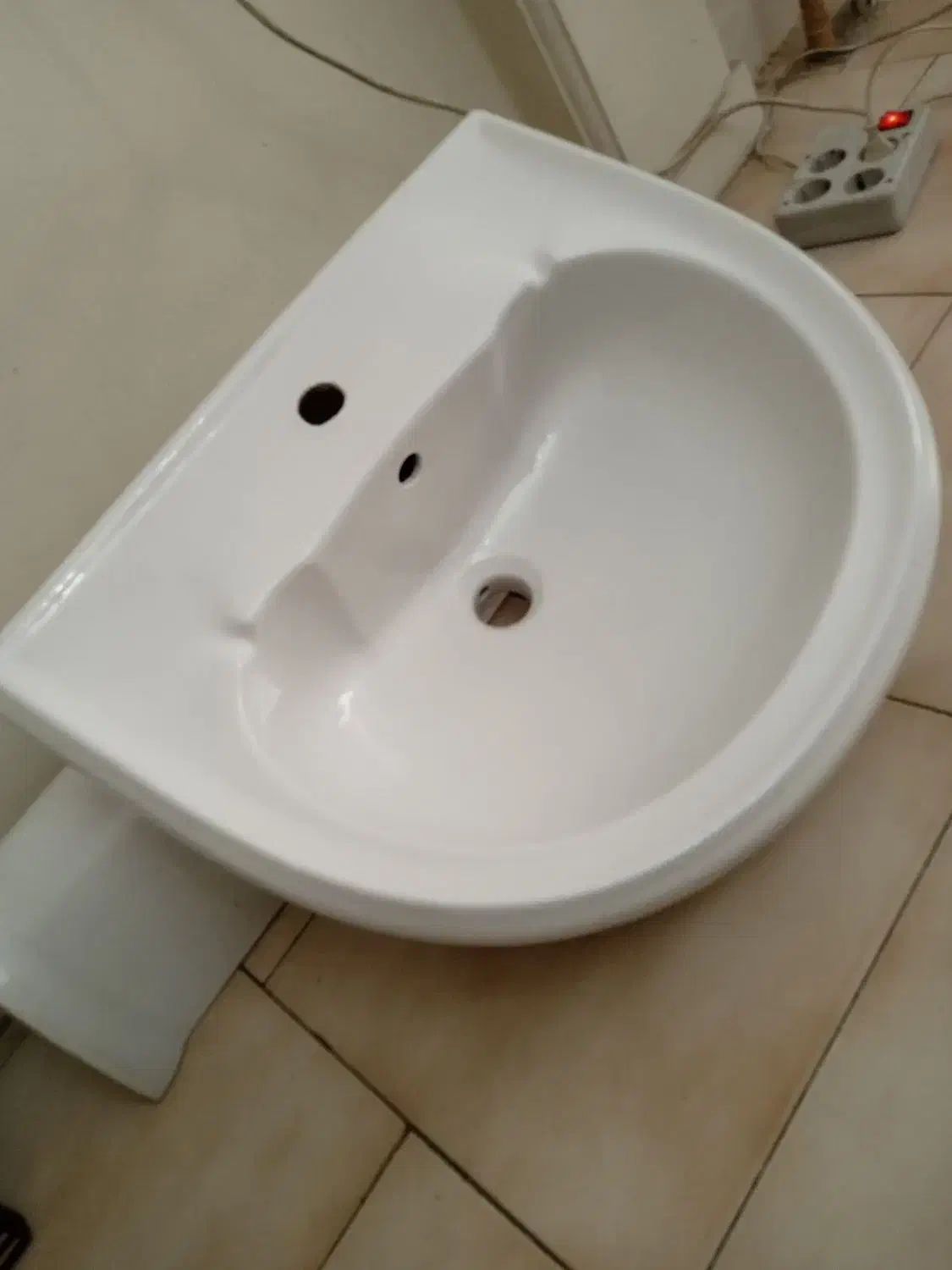 روشویی 60در50 چینی کرد پایه دار|لوازم سرویس بهداشتی|تهران, سید خندان (جلفا)|دیوار