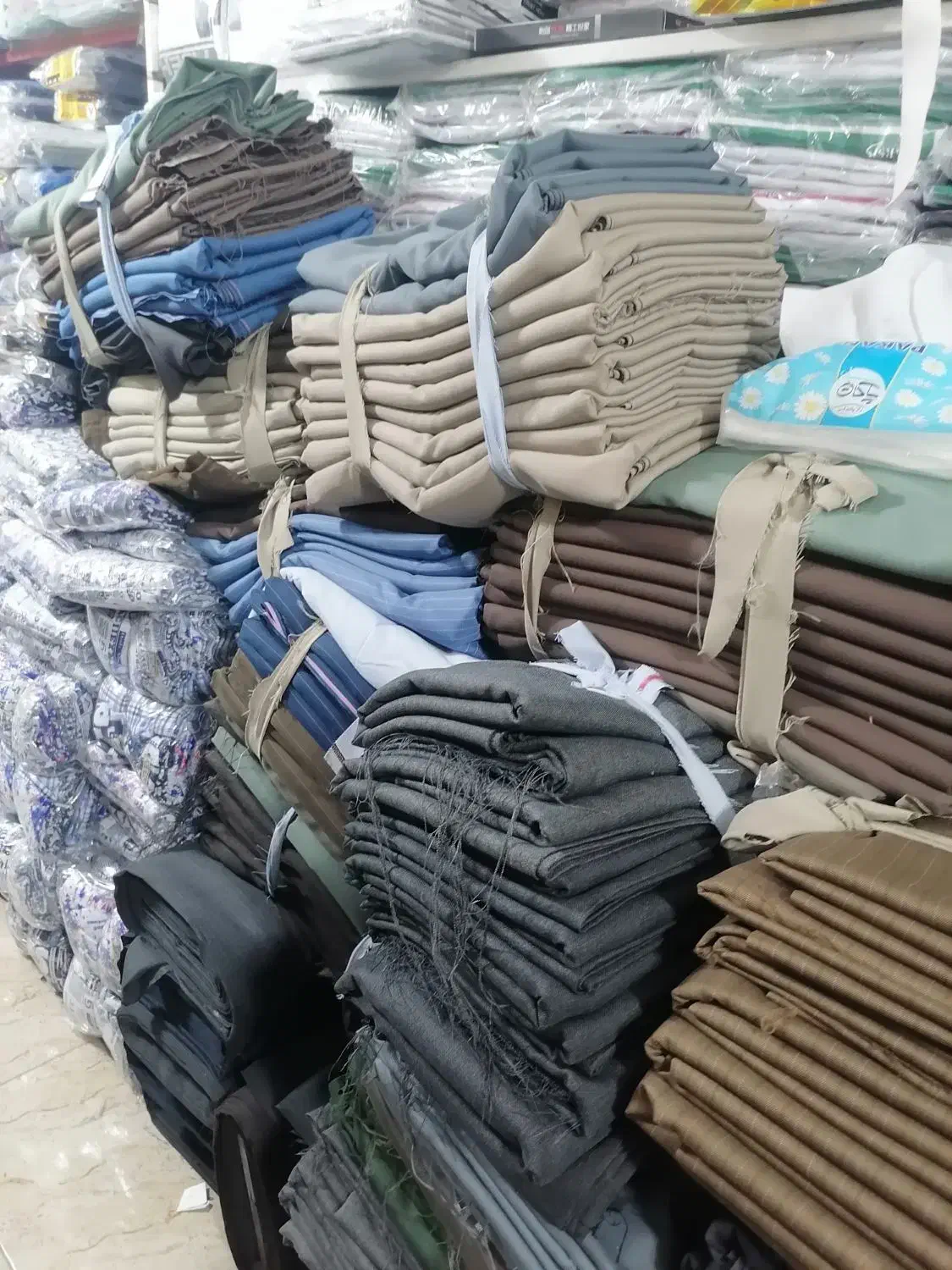 فروش فوری پارچه کاویان عمده و قواره ای|لوازم خیاطی و بافتنی|پیرانشهر, |دیوار