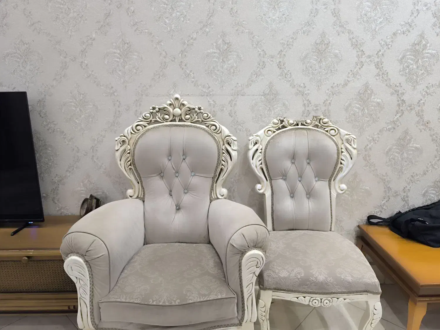 مبلمان سلطنتی|مبلمان خانگی و میز عسلی|تربتحیدریه, حسنی بالا|دیوار