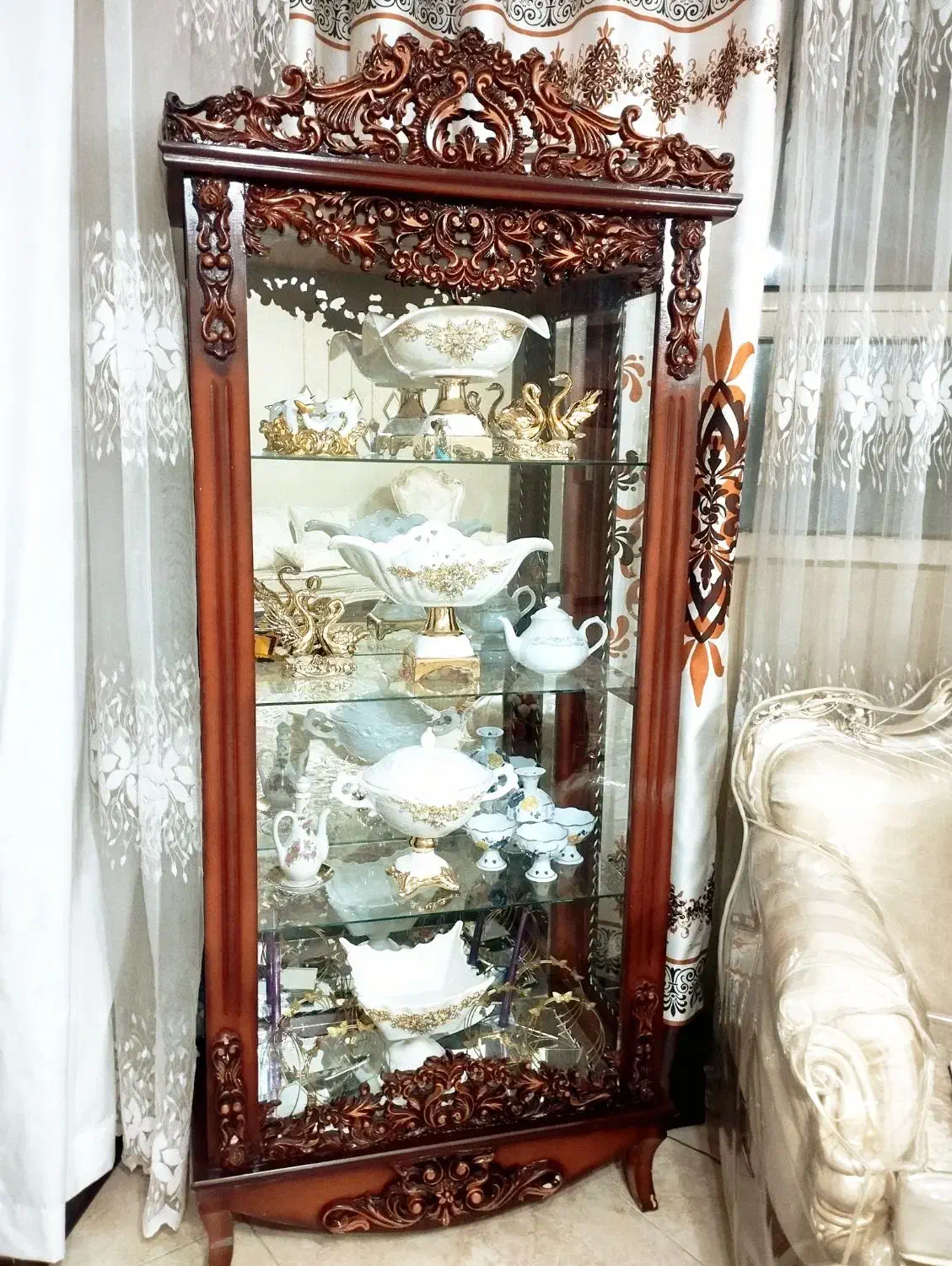 بوفه چوبی|بوفه، ویترین، کنسول|شیراز, سینما سعدی|دیوار