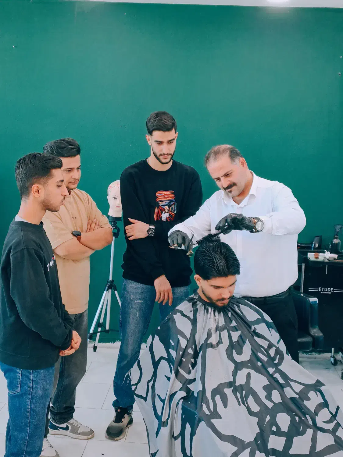 آموزشگاه آرایشگری آرتمن با مجوزسازمان فنی وحرفه ای|خدمات آموزشی|آمل, |دیوار